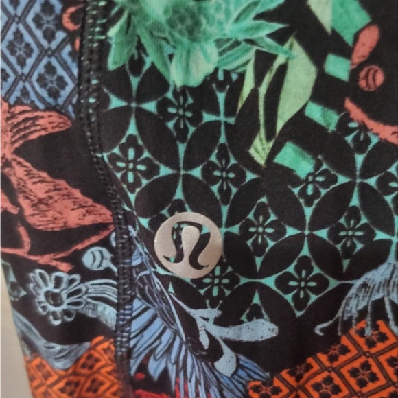 Lululemon Speed Up Tight *Full-On Luxtreme 28"
Zen Clash Multi - Picture 2 of 14